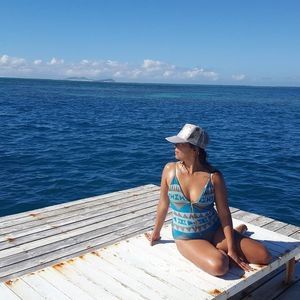 Meet your Posher, Robin